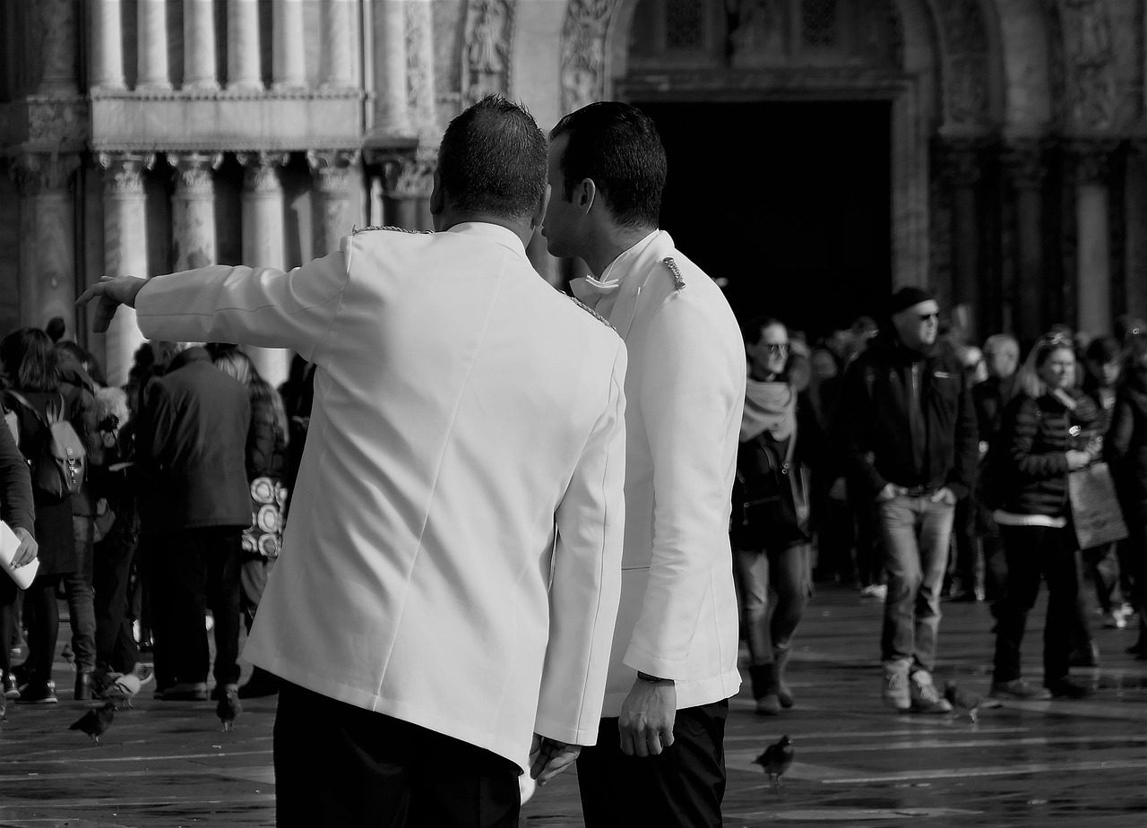 无限互联实名账号：云素材app详情下载教程